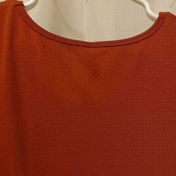 LULAROE High-Low 'Christy' T - Picture 6 of 6